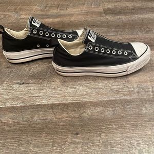 Womans size 10 Converse platform sneakers